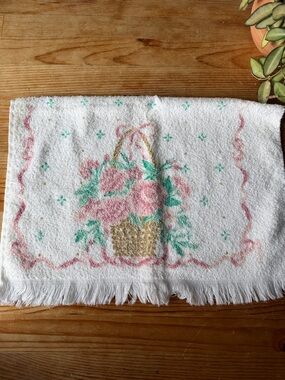 Vintage Floral Basket Hand Towel